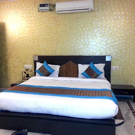 Hotel Ananda 델리 외부 사진