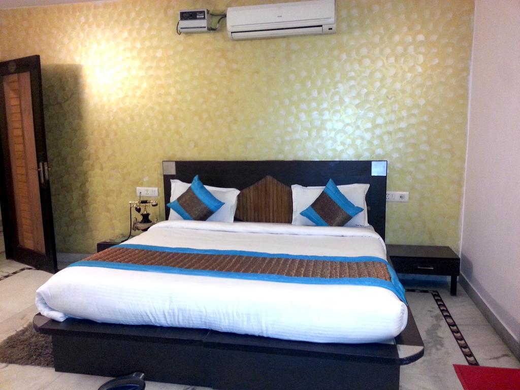 Hotel Ananda 델리 외부 사진