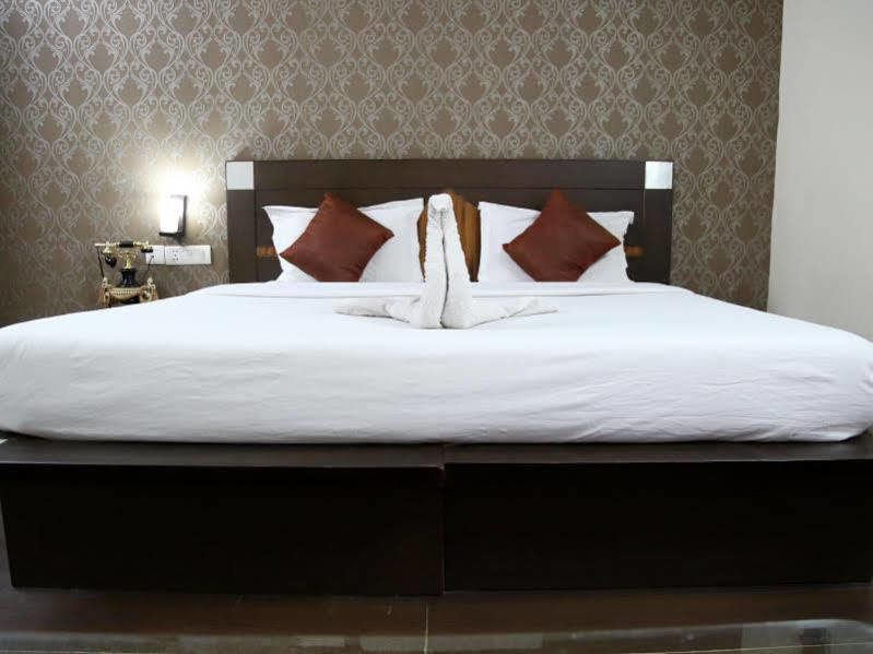 Hotel Ananda 델리 외부 사진